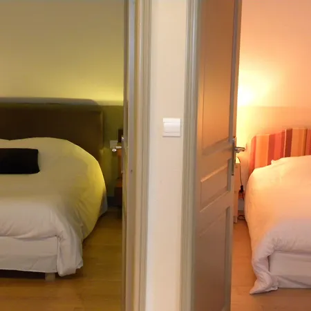 Hotel La Bastie D'urfé Naussac (Aveyron)