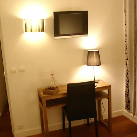 Hotel La Bastie D'urfé 3*