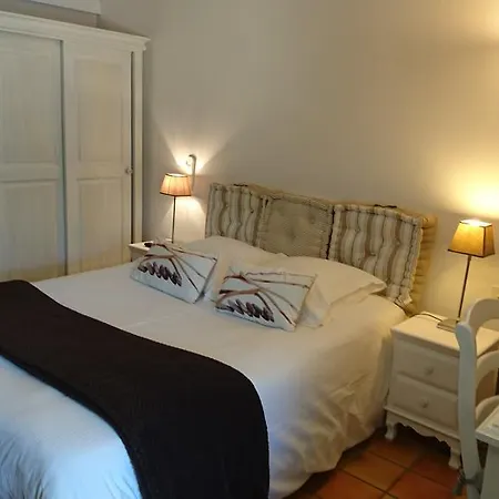 Hotel La Bastie D'urfe Naussac (Aveyron)