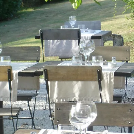 Hotel La Bastie D'urfé Naussac (Aveyron)